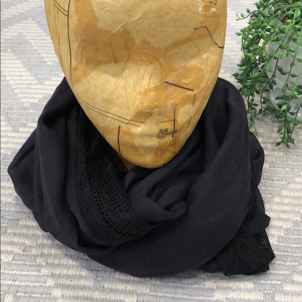 Melrose and Market scarf